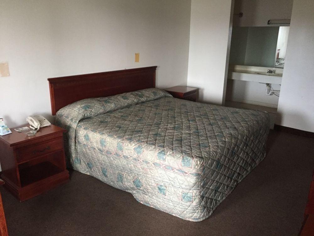 דיקסון Rodeway Inn מראה חיצוני תמונה